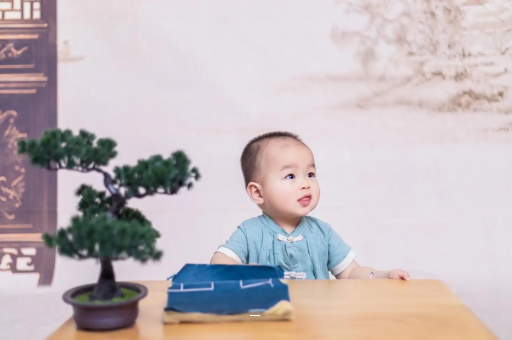 靖边宝宝摔到头第五天吐了